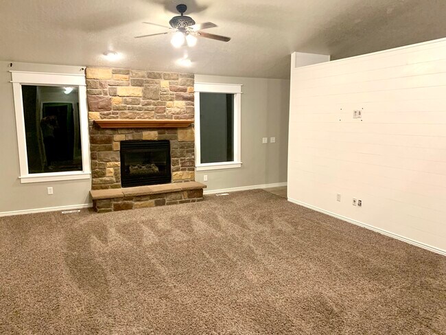 Building Photo - 4474 Kootenai St