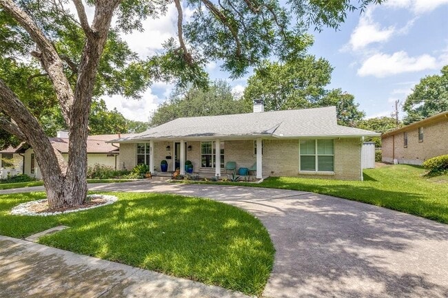 Photo - 6811 Huff Trail House