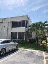 Building Photo - 904 Flanders S