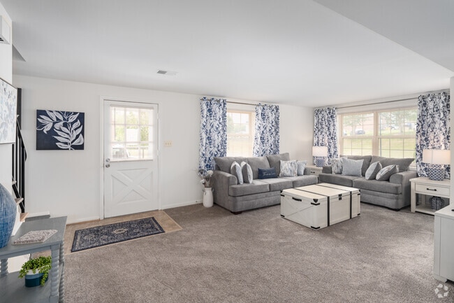 2BR, 2BA - 1,172SF - Chapel Valley Townhomes