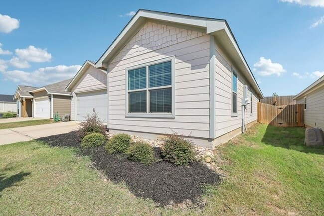 Building Photo - 612 Trinity Trl