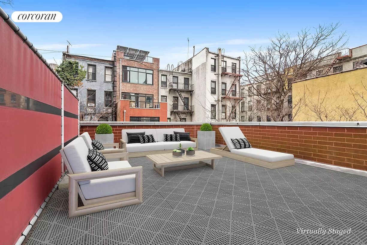 Primary Photo - 161 E 110th St