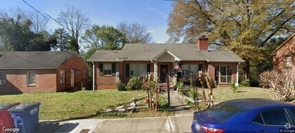 Building Photo - 870 Laurel Ave