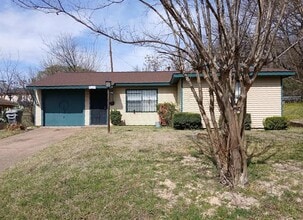 Building Photo - 2557 Talco Dr