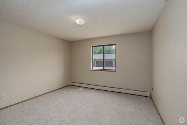 2BR,1BA - 800SF - Primary Bedroom - Gray Hawk Apartments