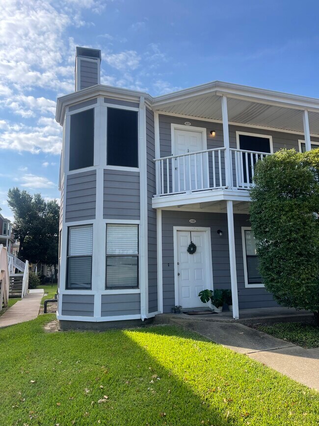 Foto del edificio - 4441 Old College Rd