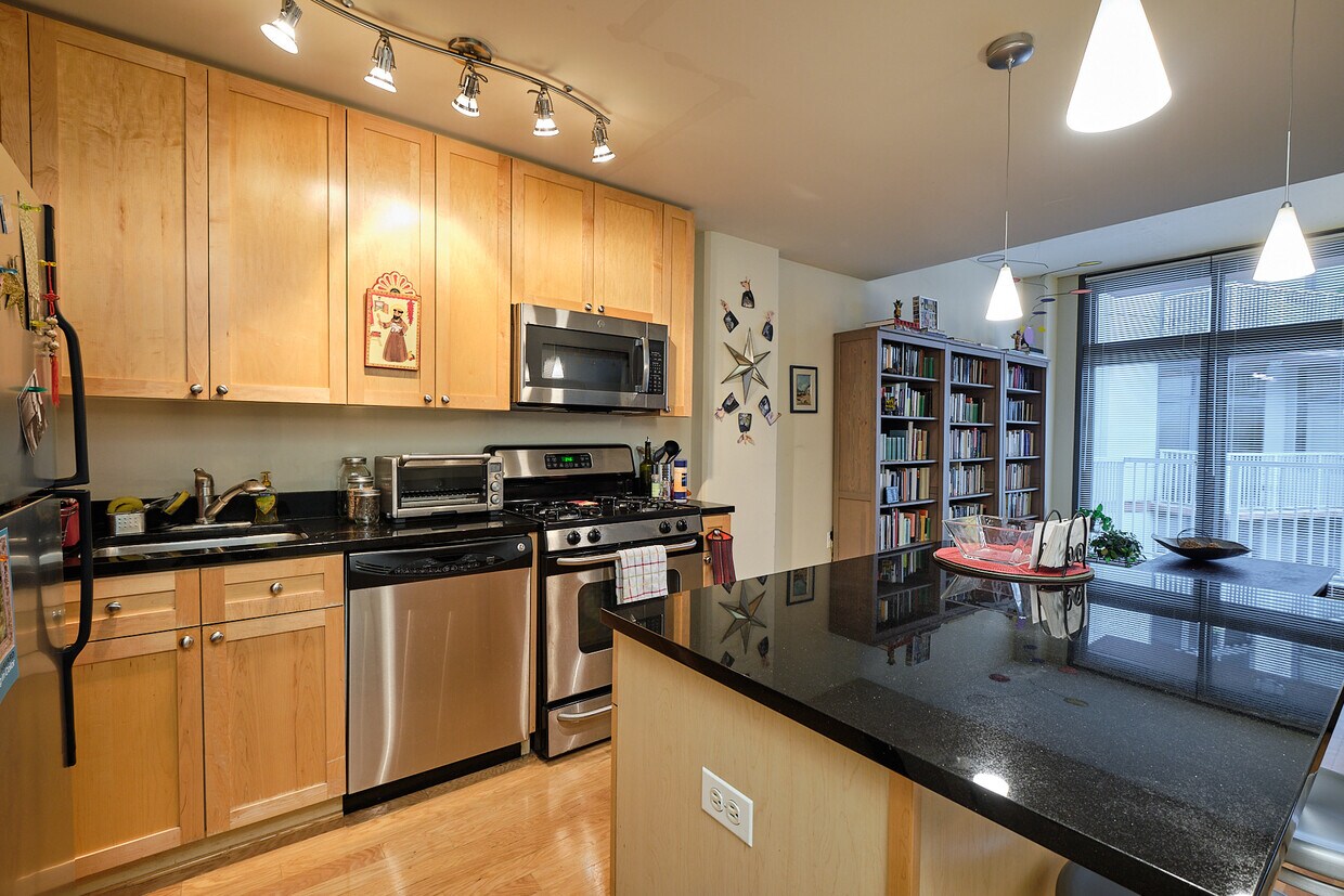 Foto principal - 2120 Vermont Ave NW