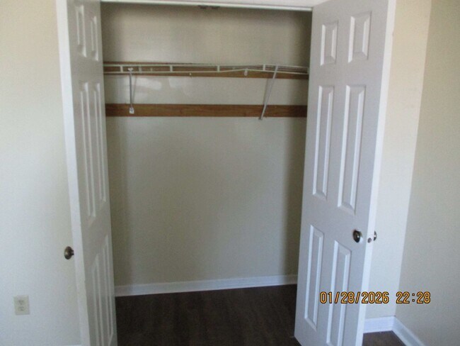 Foto del edificio - 305 Station Crossing Dr