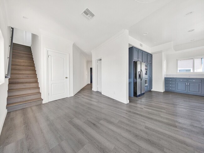 Foto del edificio - 2040 N Sycamore Ave
