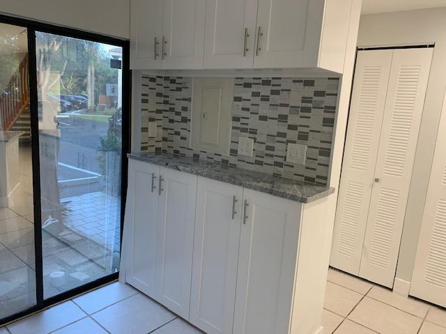 Building Photo - 7710 Lago Del Mar Dr
