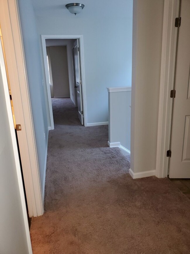 Building Photo - Beautiful 3 Bedroom 2.5 Bath Home Brooklan...