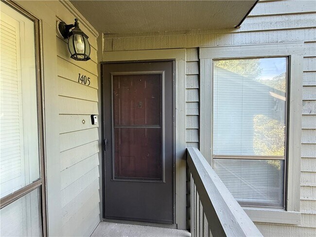 Foto del edificio - 1405 Tuxworth Cir