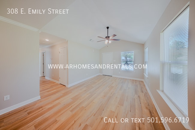 Building Photo - 308 E Emily St