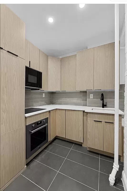 Foto del edificio - 159 Newel Street