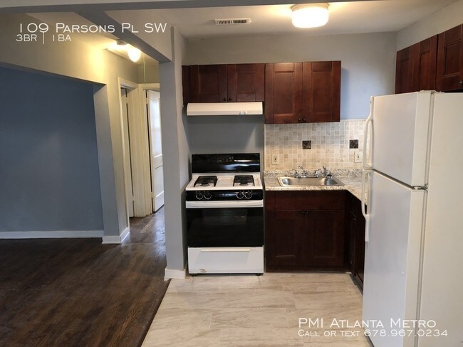 Building Photo - Renovated 3 Bedroom Home in Ashview Heights
