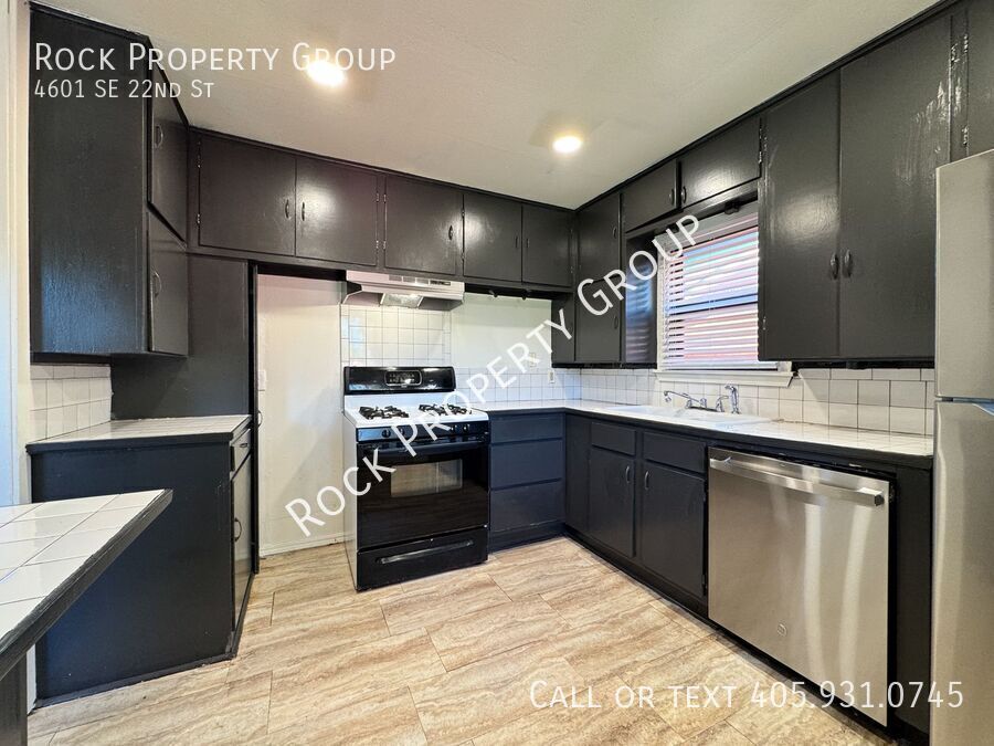 Primary Photo - 4601 SE 22nd St