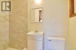 Photo du bâtiment - 7887 Dufferin St