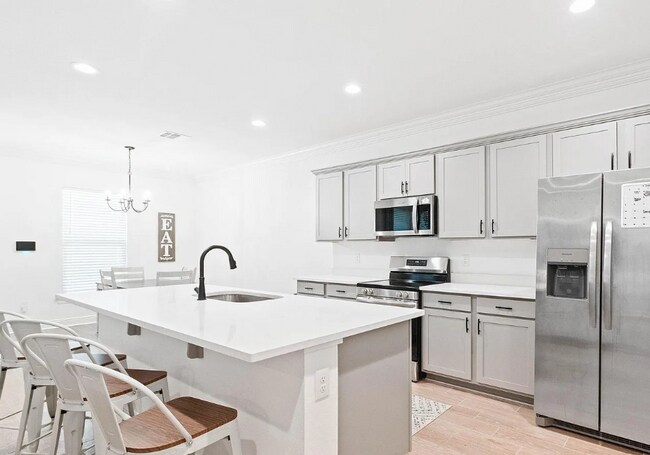 Foto del edificio - 21057 Astoria Ln