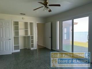 Building Photo - 606 N Shore Dr