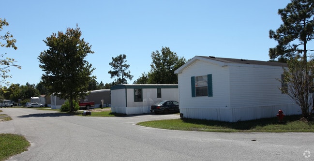 Building Photo - Paradise Village