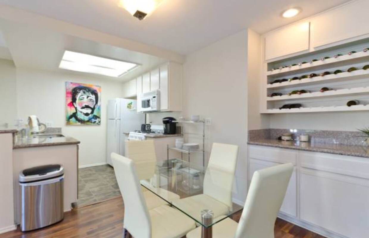 Foto principal - 7000 Sunset Blvd