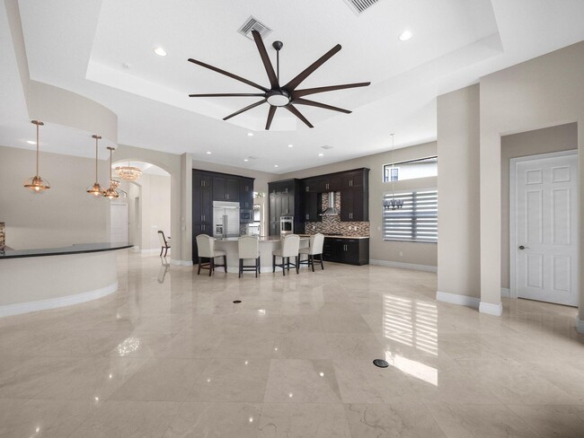 Building Photo - 9931 Bozzano Dr