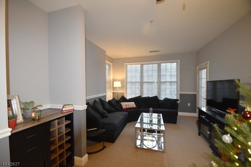 Primary Photo - 2207 Ramapo Ct