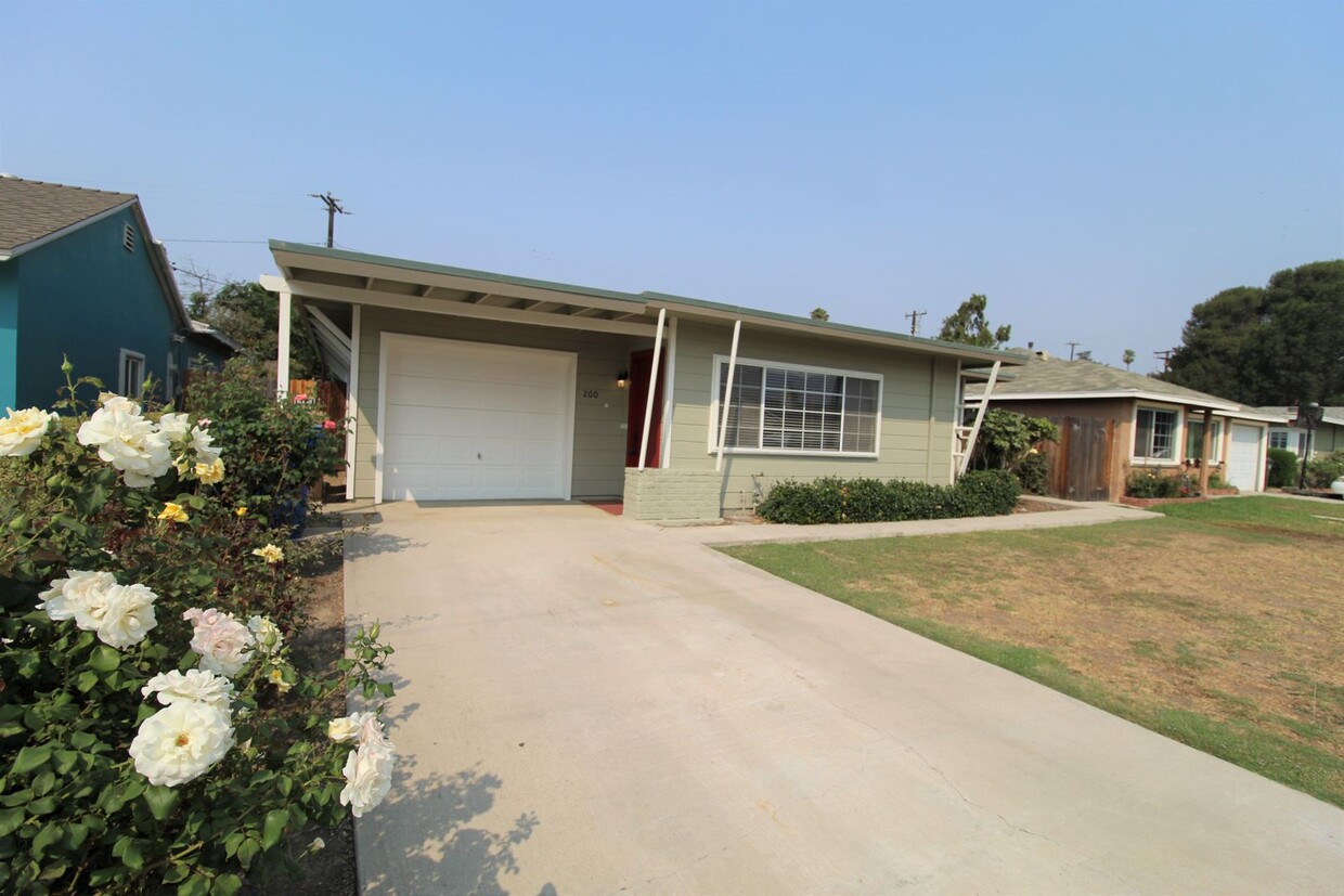 Primary Photo - Quaint Santa Paula Home