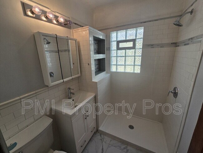 Foto del edificio - 4227 N 26th St