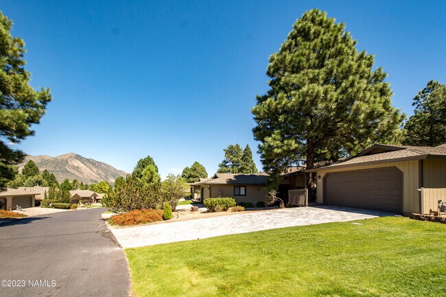 Building Photo - 2150 N Whitetail Way