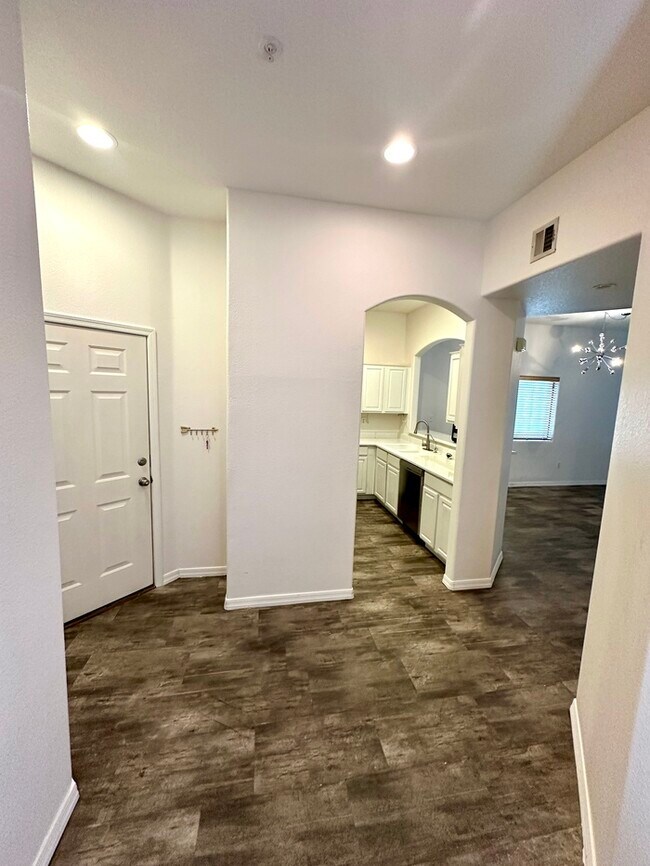 Foto del edificio - Gorgeous 2 bedroom / 2 bath condo in The E...