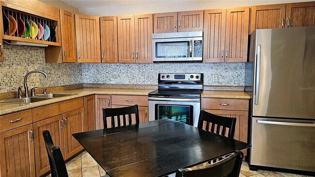 Building Photo - 4334 Tahitian Gardens Cir