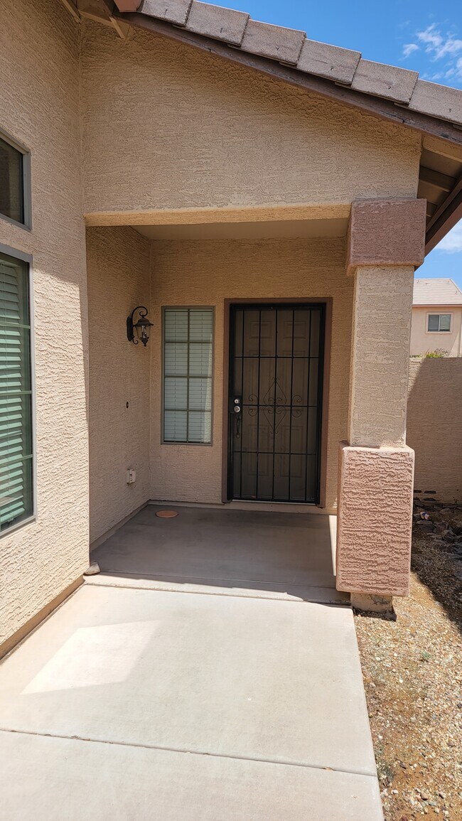 Building Photo - 760 W Agrarian Hills Dr