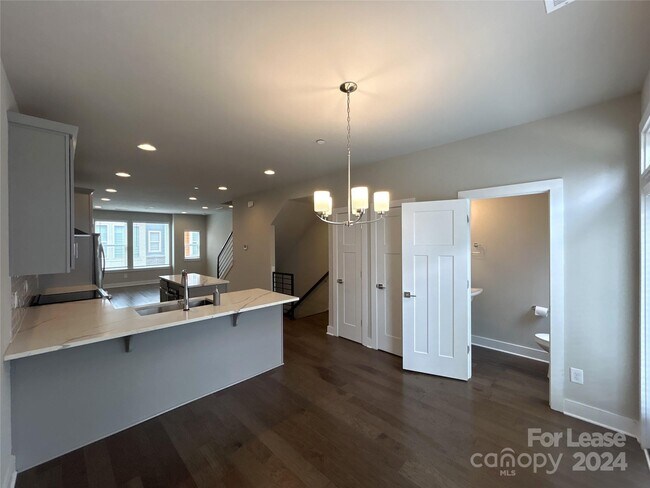 Building Photo - 1307 Millpark Ln