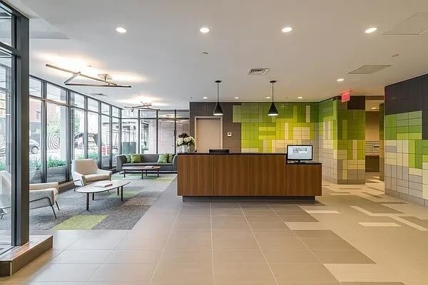 Foto del edificio - 310 Clarkson Ave