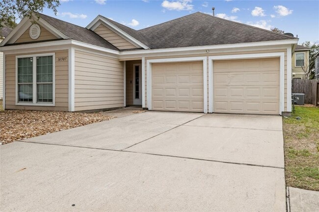 Building Photo - 16507 Strathmore Manor Ln