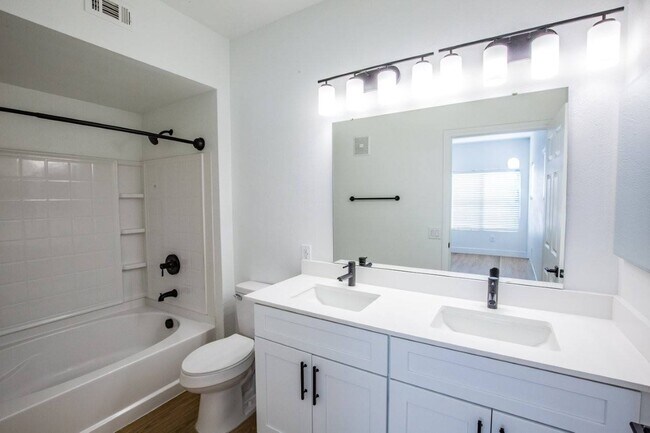 Foto del edificio - Colton Apartments