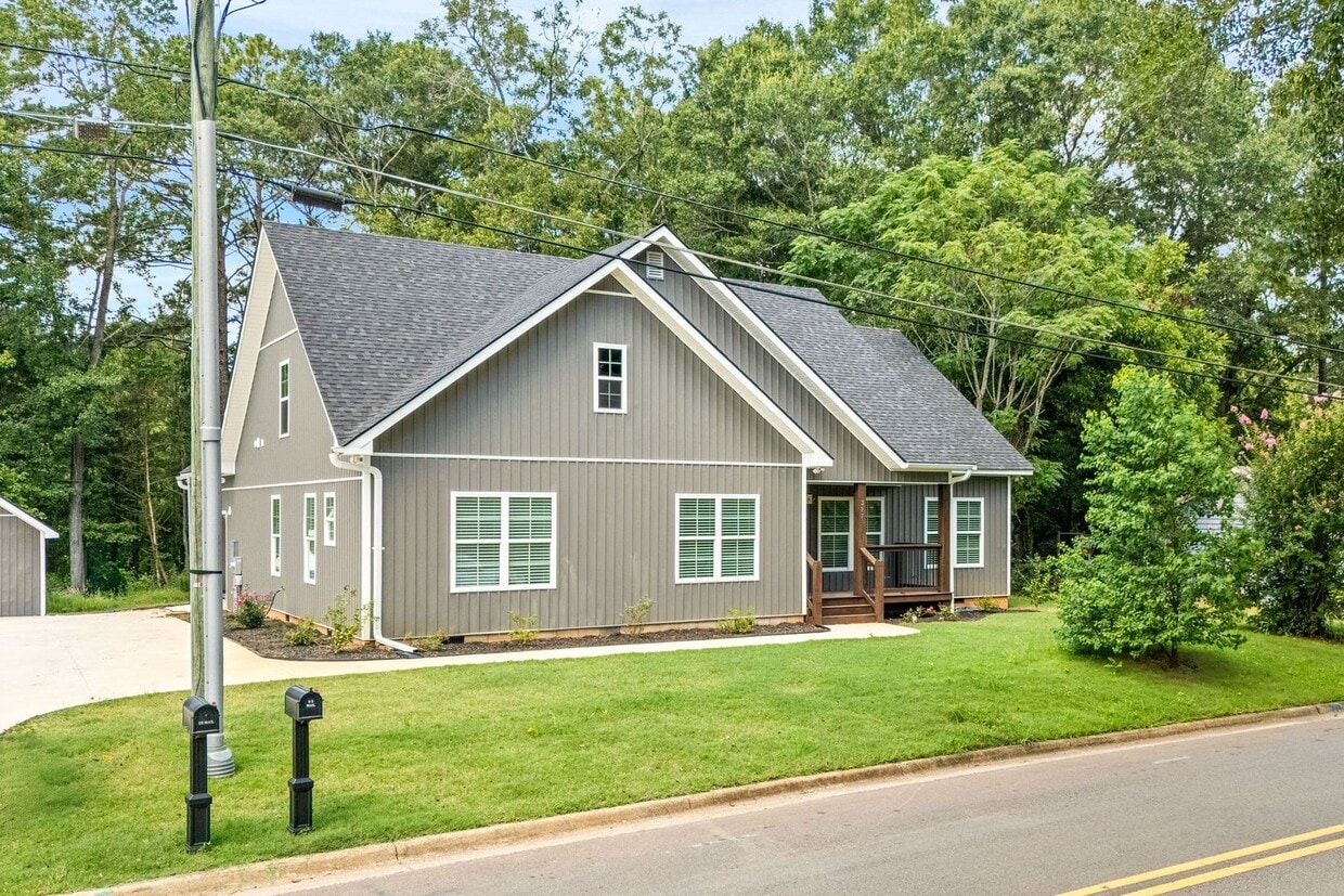 Photo - 327 Byrd Street
