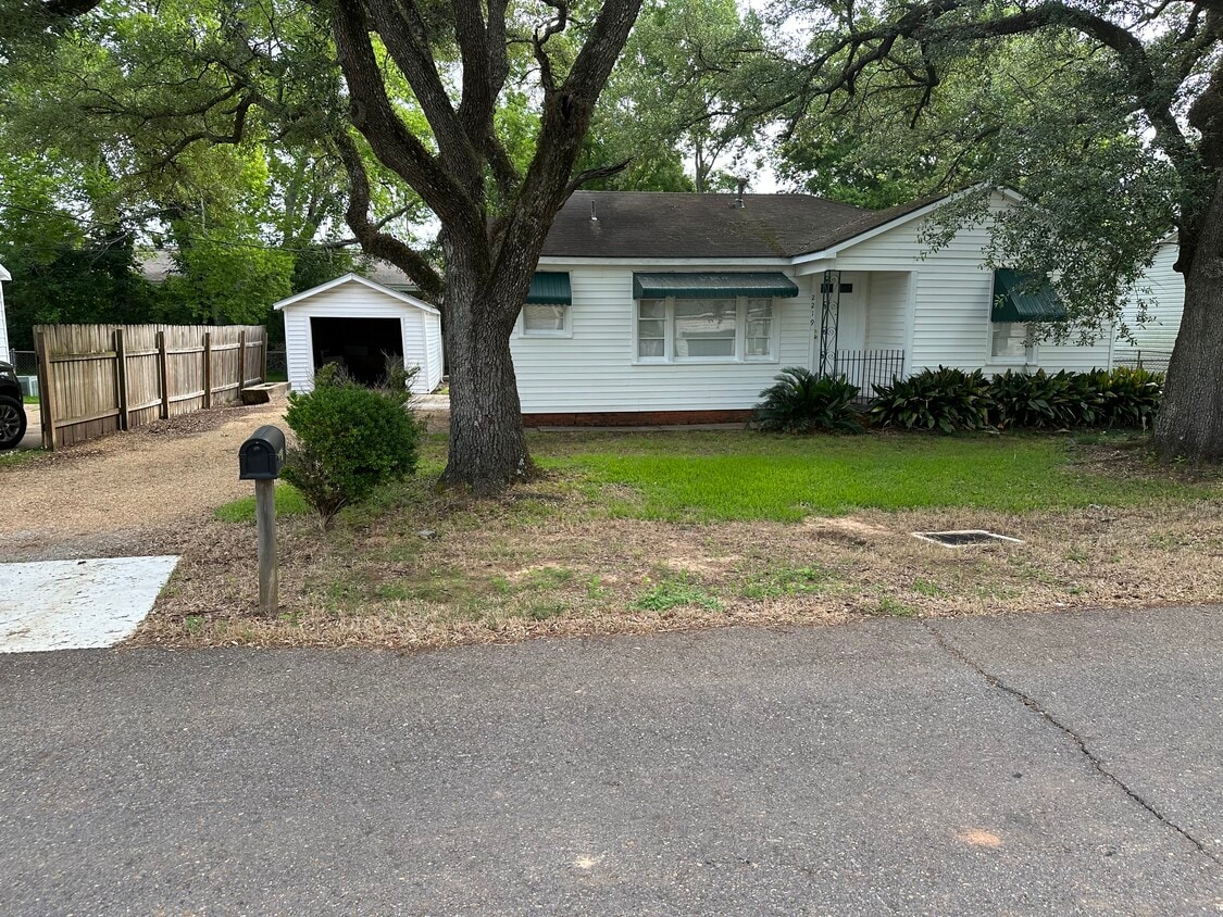 2219 Rogers - 2219 Rogers Dr