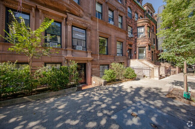 Building Photo - 148 West 76th Street