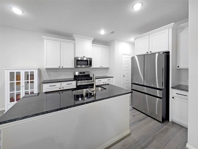 Building Photo - 27939 Western Crk Ct