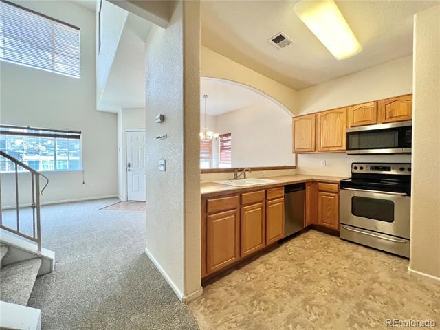 Foto del edificio - 1385 S Chambers Rd