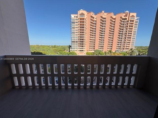 Foto del edificio - 90 Edgewater Dr