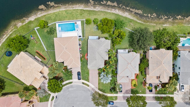 Building Photo - 2253 Balsan Way
