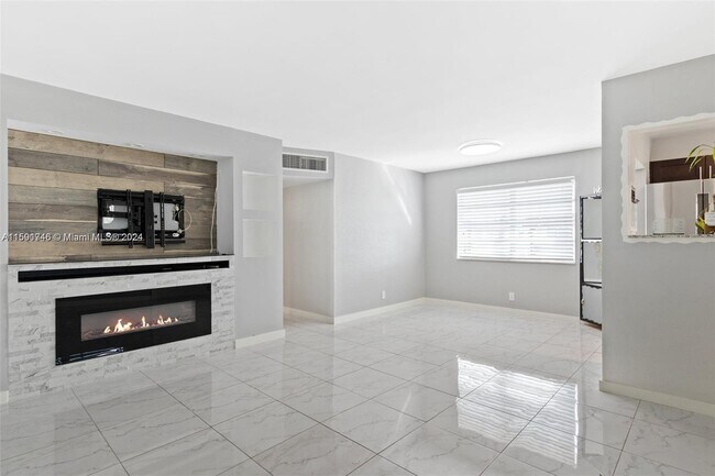 Building Photo - 2040 NW 81st Ave