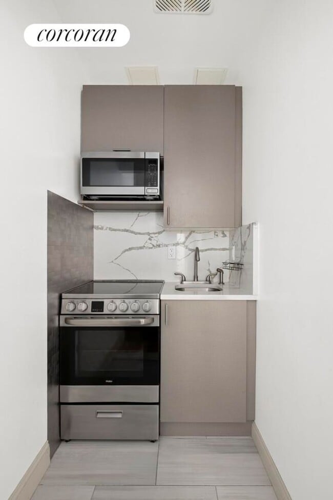 Foto del edificio - 47 W 71st St