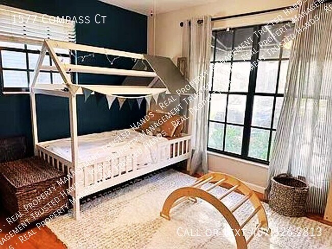 Building Photo - Discover Your Dream Home in the Tranquil H...