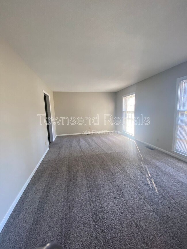 Foto del edificio - 6326 Greyfield Rd