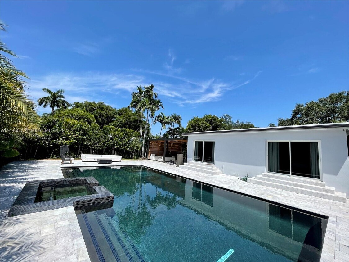 Foto principal - 1060 Plover Ave