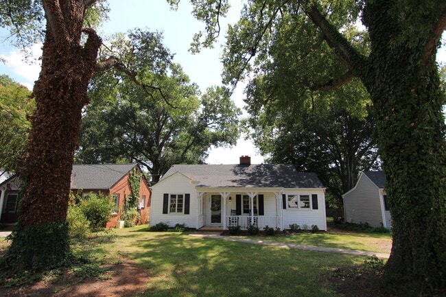 Building Photo - 992 Beverly Dr
